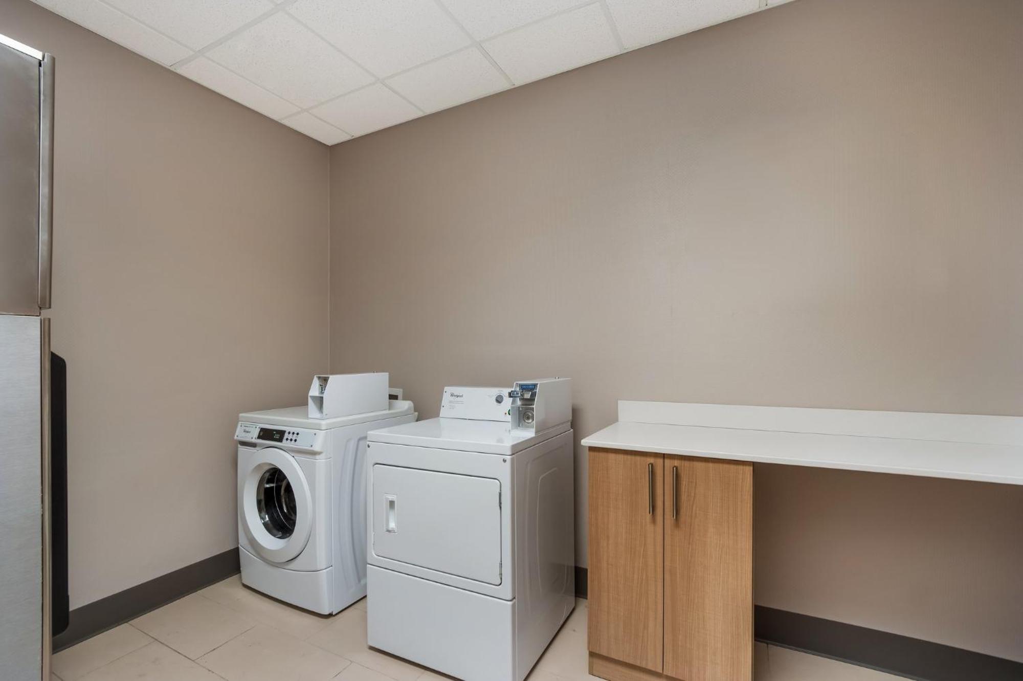 Holiday Inn Express & Suites Lexington By Ihg Εξωτερικό φωτογραφία