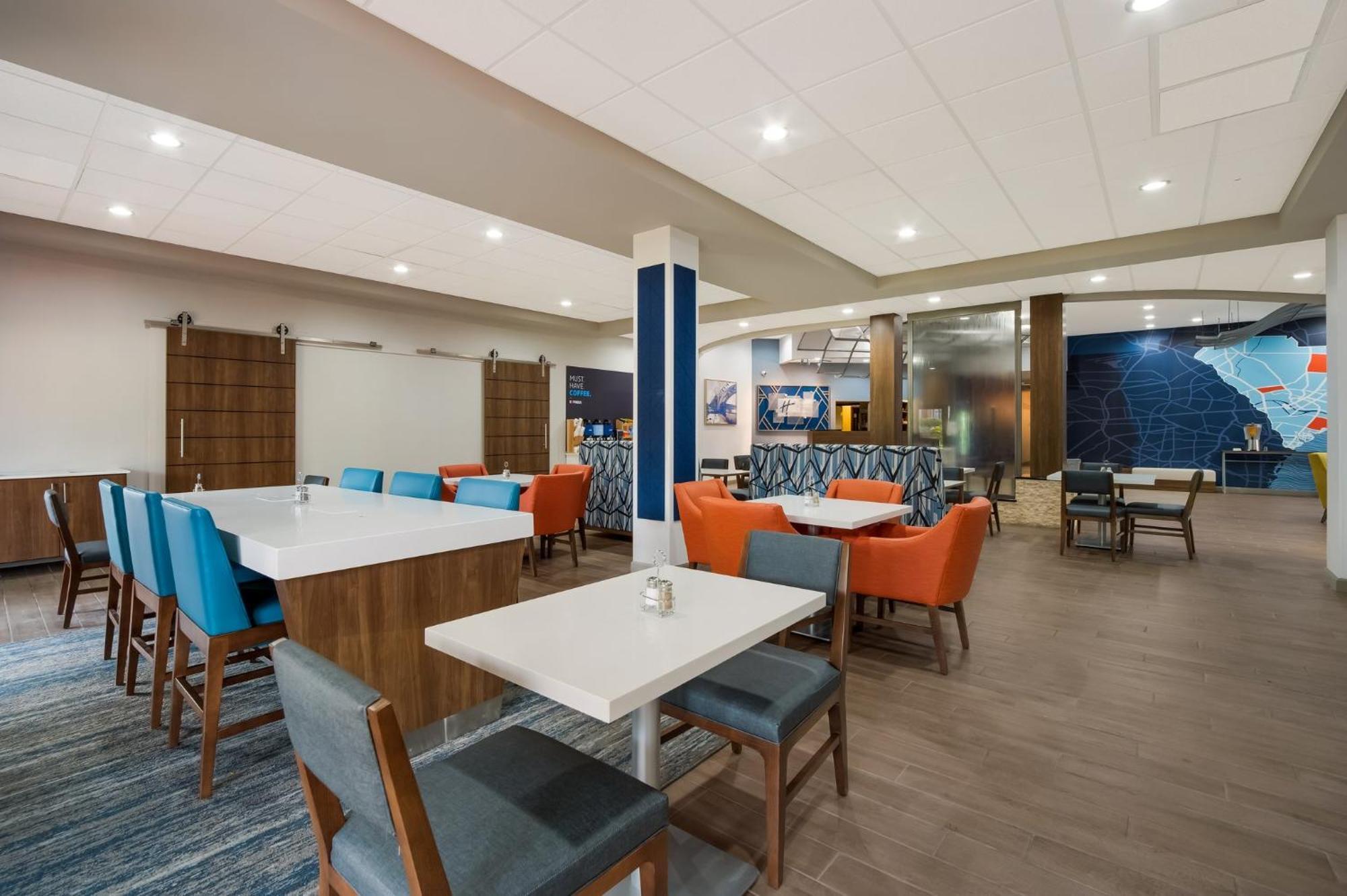 Holiday Inn Express & Suites Lexington By Ihg Εξωτερικό φωτογραφία