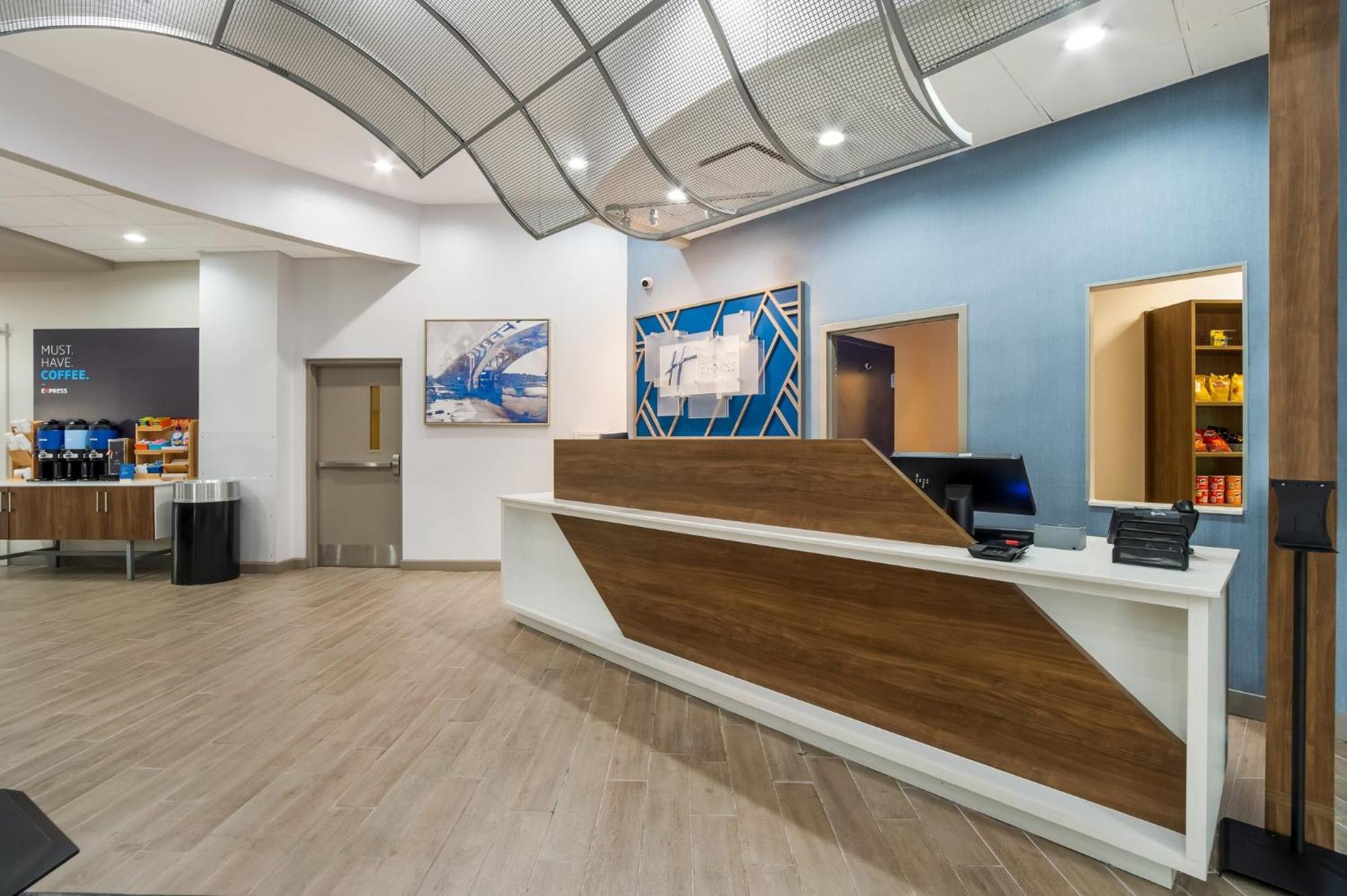 Holiday Inn Express & Suites Lexington By Ihg Εξωτερικό φωτογραφία