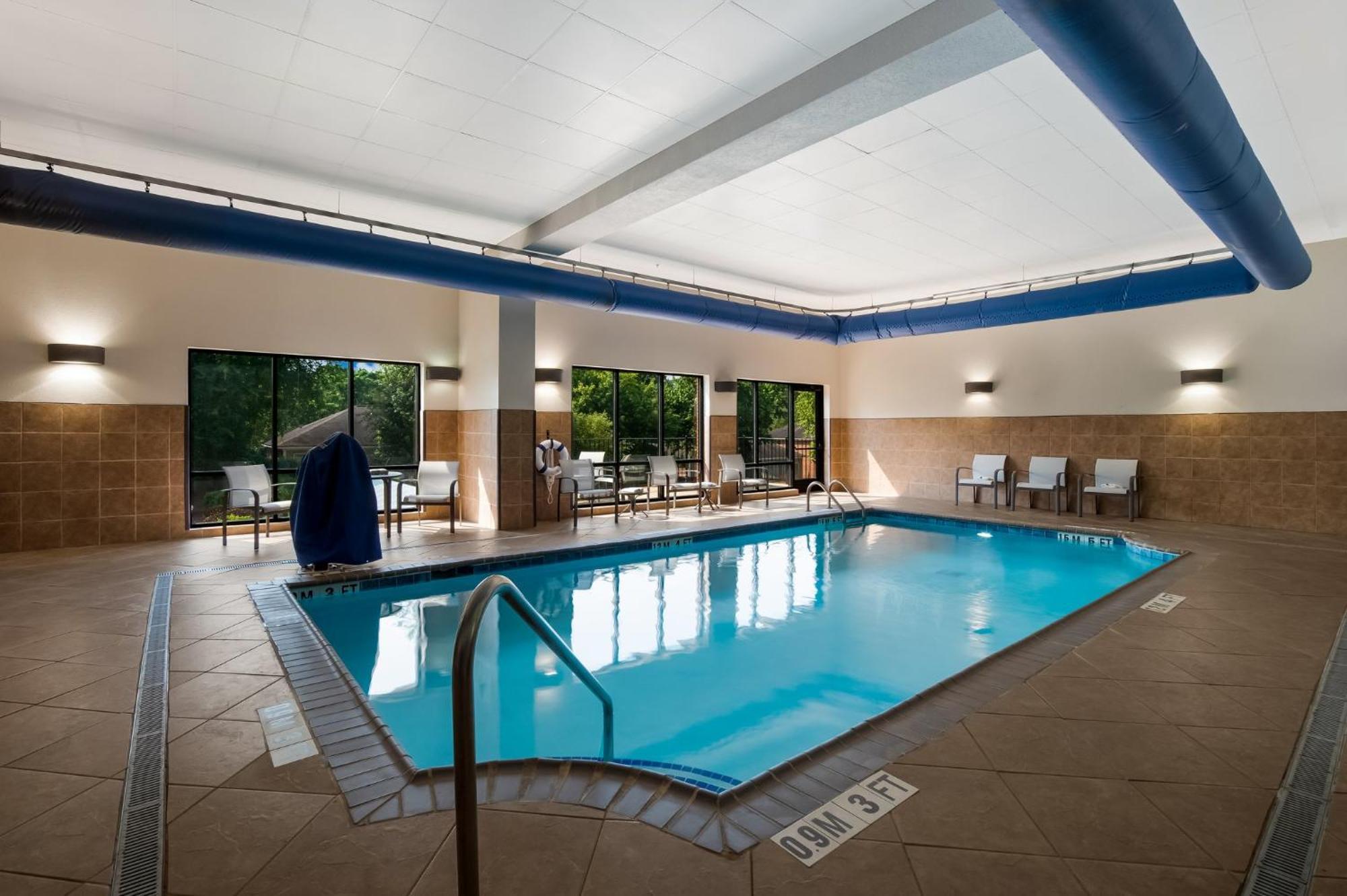 Holiday Inn Express & Suites Lexington By Ihg Εξωτερικό φωτογραφία