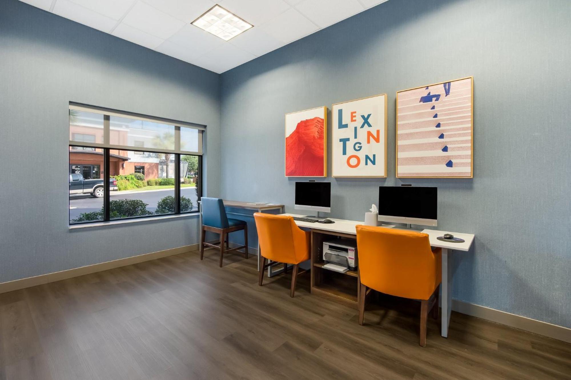 Holiday Inn Express & Suites Lexington By Ihg Εξωτερικό φωτογραφία
