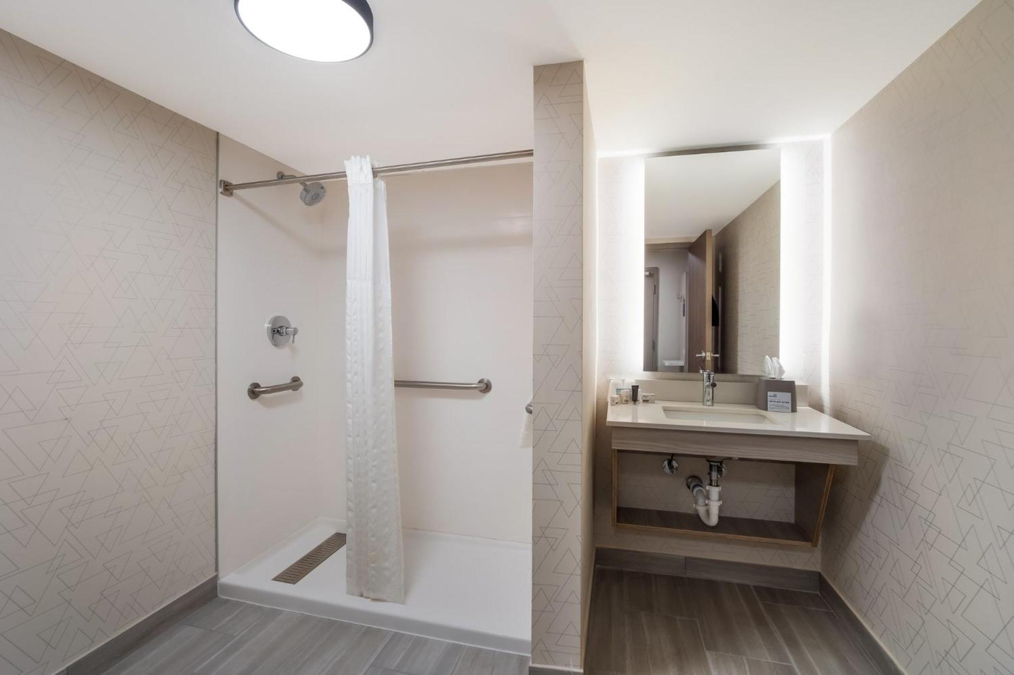 Holiday Inn Express & Suites Lexington By Ihg Εξωτερικό φωτογραφία