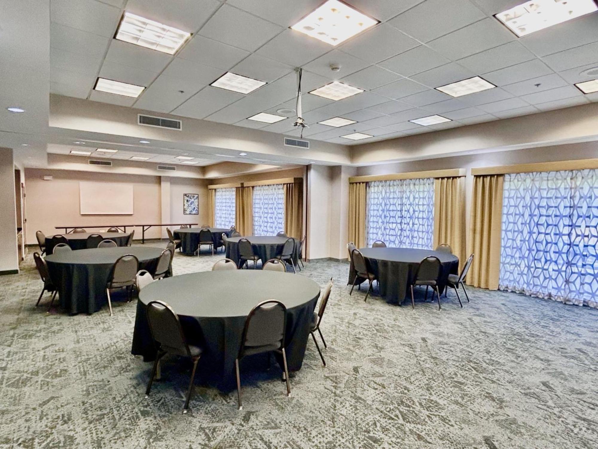 Holiday Inn Express & Suites Lexington By Ihg Εξωτερικό φωτογραφία