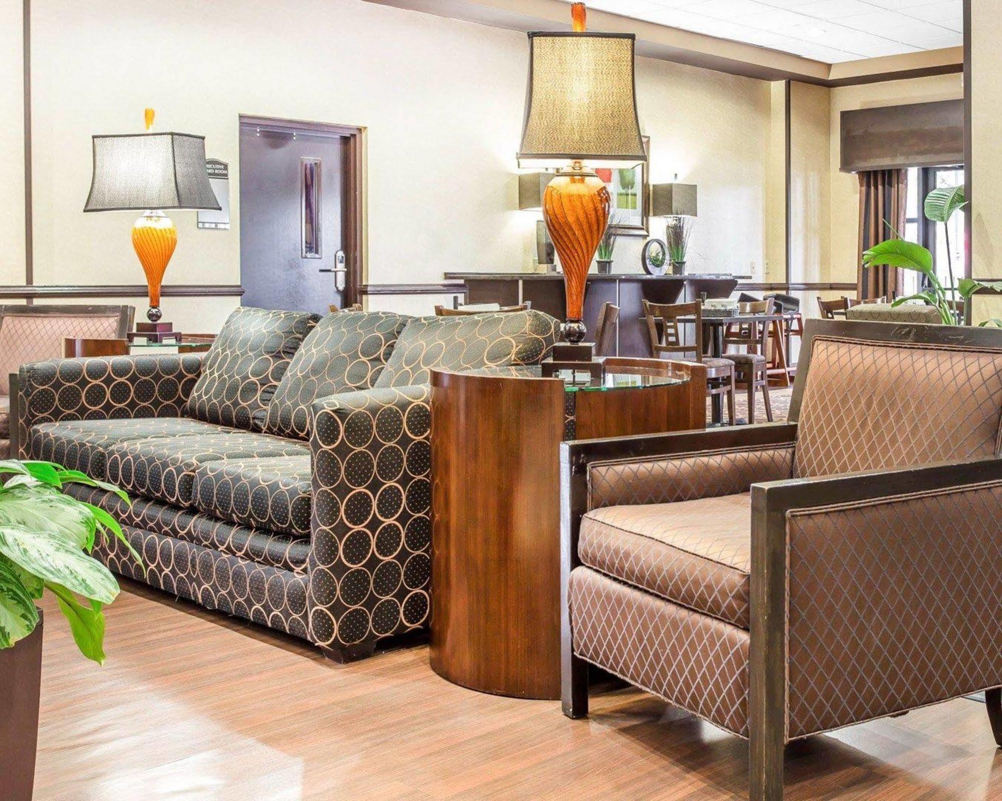 Holiday Inn Express & Suites Lexington By Ihg Εξωτερικό φωτογραφία